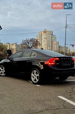 Седан Volvo S60 2012 в Києві