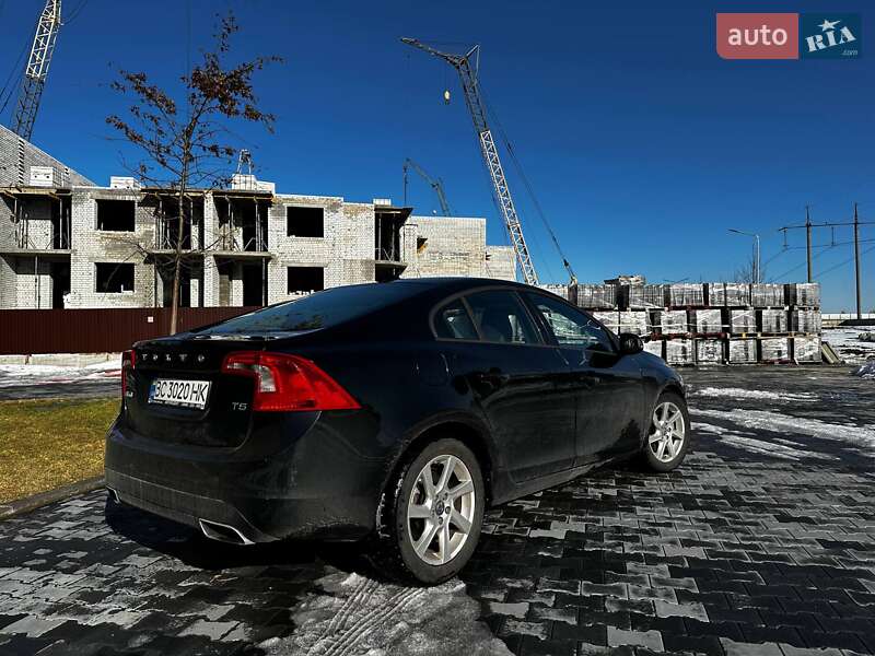 Седан Volvo S60 2014 в Киеве