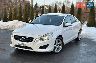 Седан Volvo S60 2010 в Радивиліві