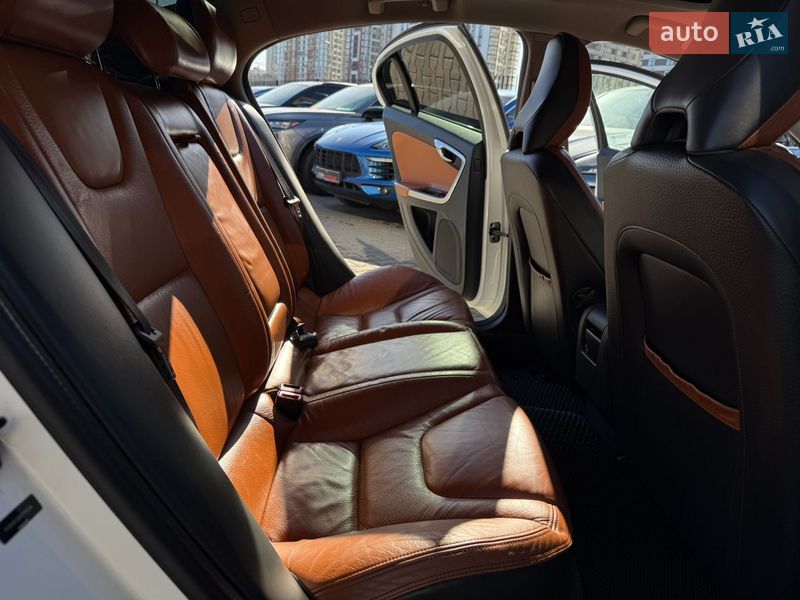 Седан Volvo S60 2013 в Киеве