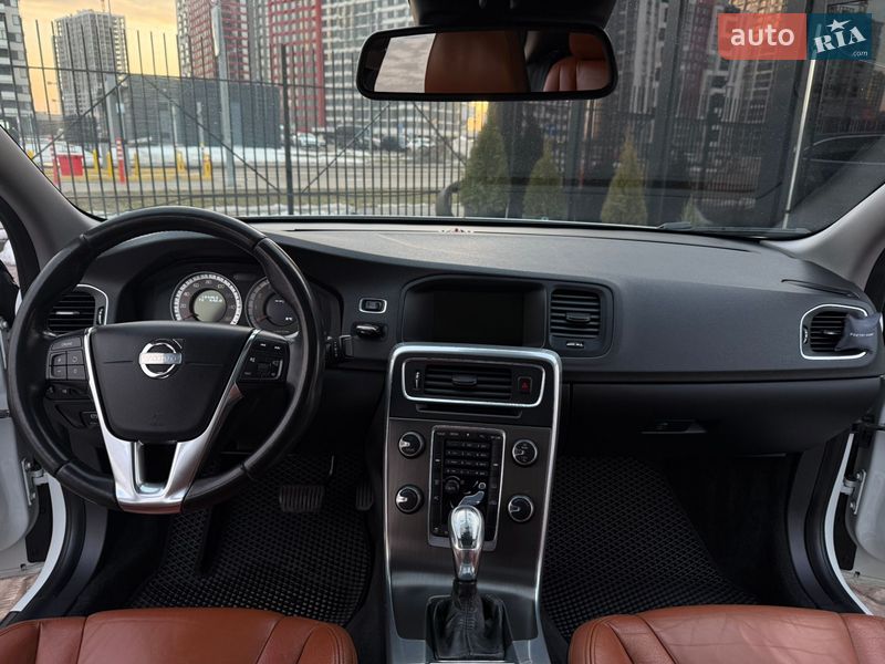 Седан Volvo S60 2013 в Киеве
