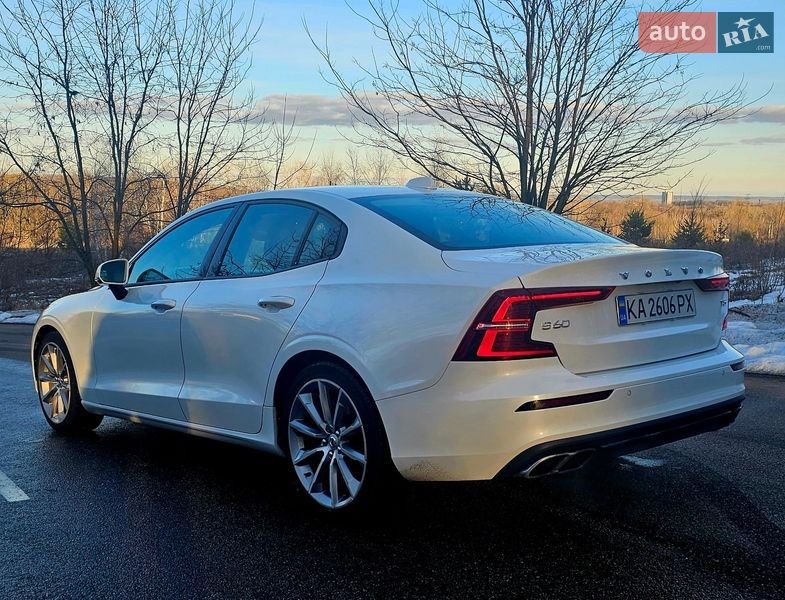 Седан Volvo S60 2020 в Киеве