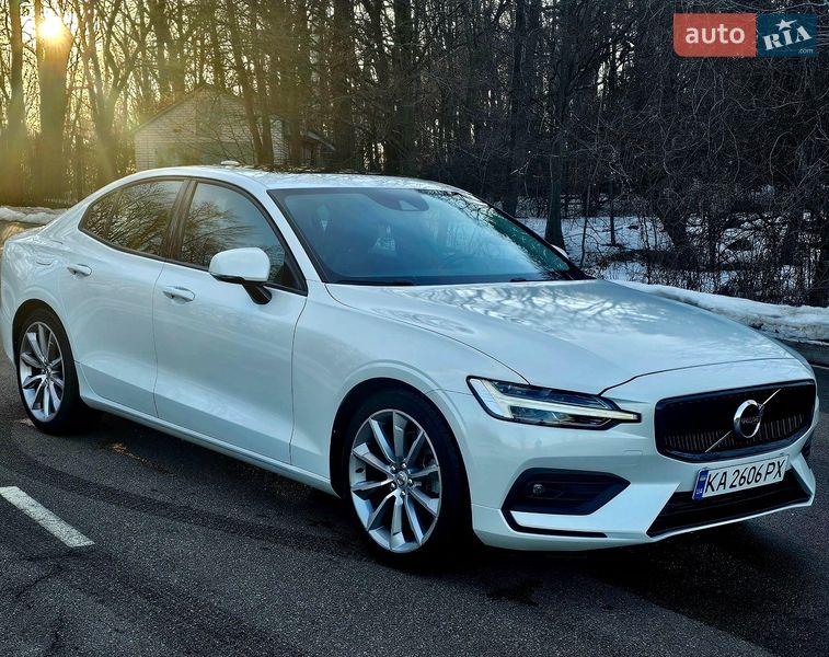 Седан Volvo S60 2020 в Киеве