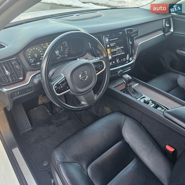 Седан Volvo S60 2020 в Киеве