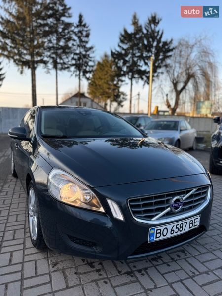 Седан Volvo S60 2012 в Тернополі