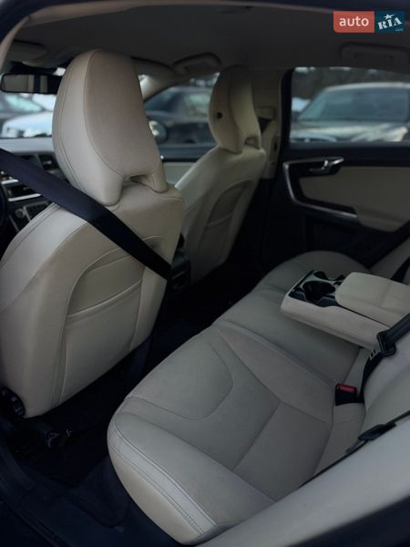 Седан Volvo S60 2012 в Тернополі