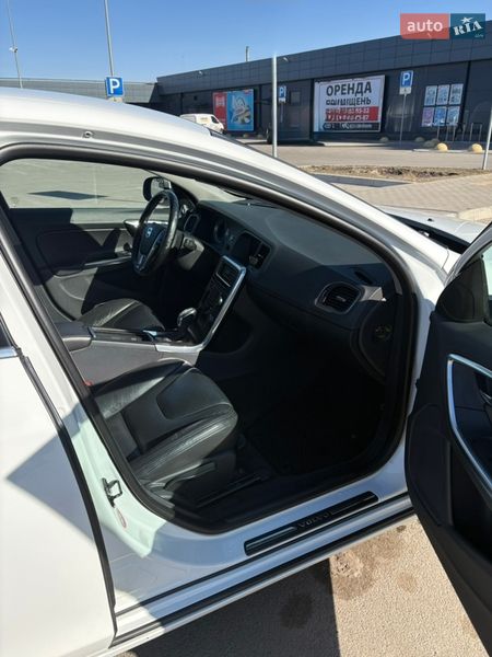 Седан Volvo S60 2013 в Киеве