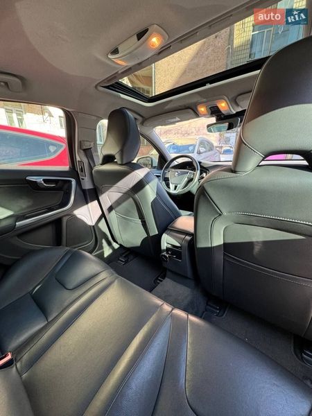 Седан Volvo S60 2016 в Киеве