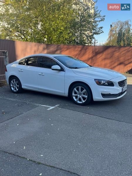 Седан Volvo S60 2016 в Киеве