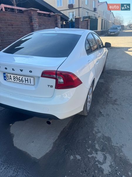 Седан Volvo S60 2012 в Киеве