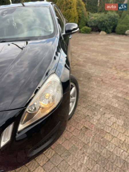 Седан Volvo S60 2012 в Калуше