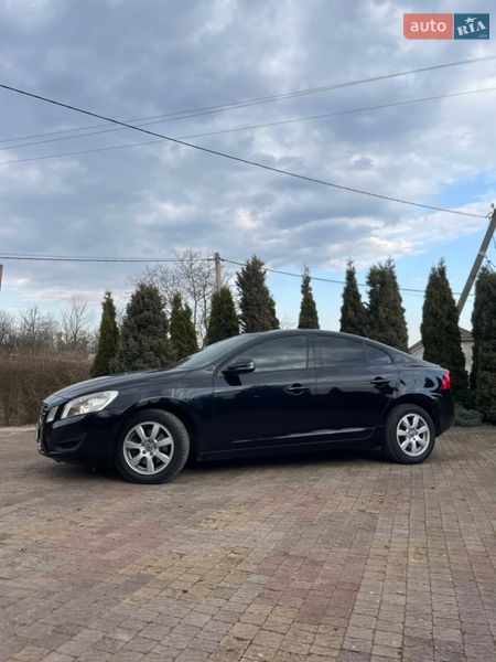 Седан Volvo S60 2012 в Калуше