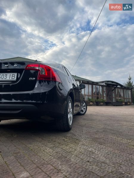 Седан Volvo S60 2012 в Калуше