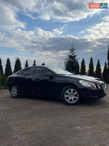 Седан Volvo S60 2012 в Калуше