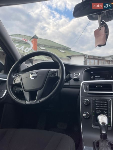 Седан Volvo S60 2012 в Калуше