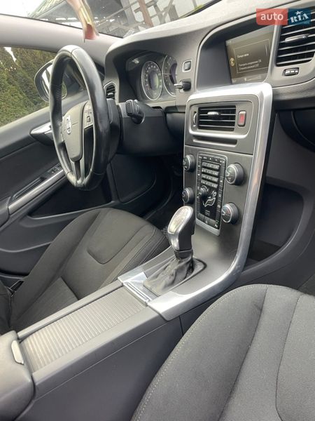 Седан Volvo S60 2012 в Калуше