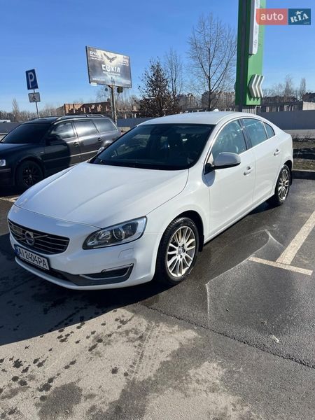Седан Volvo S60 2013 в Бучі