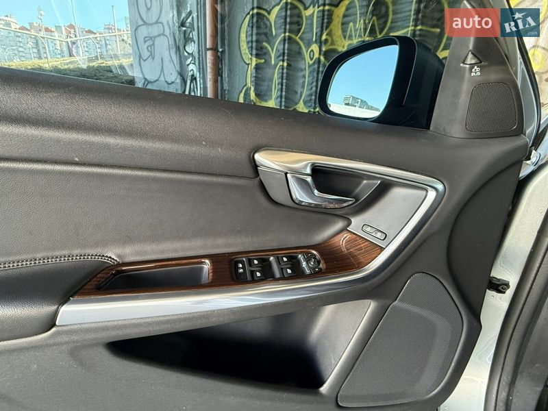 Седан Volvo S60 2016 в Киеве