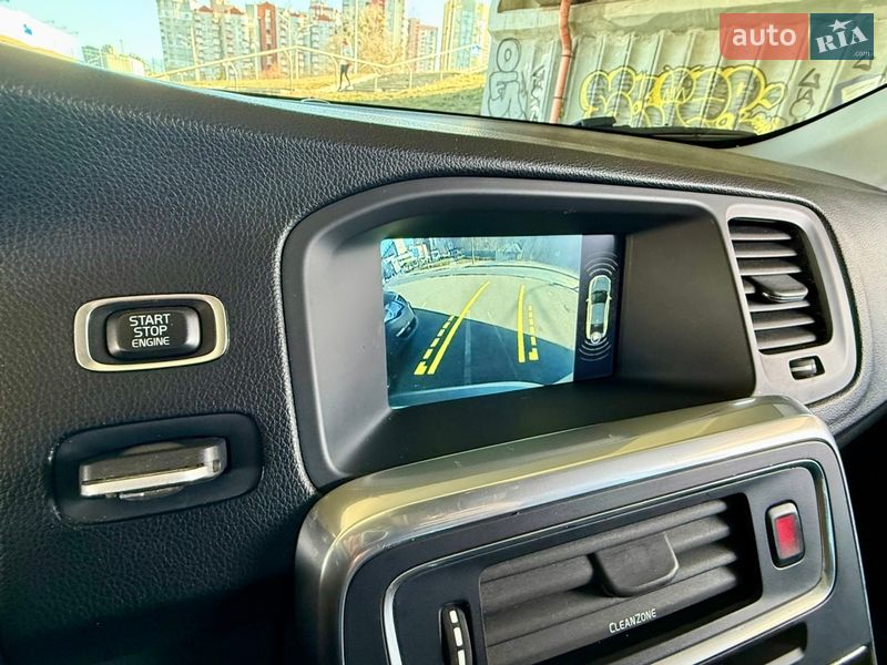 Седан Volvo S60 2016 в Киеве