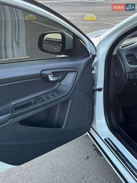 Седан Volvo S60 2012 в Киеве