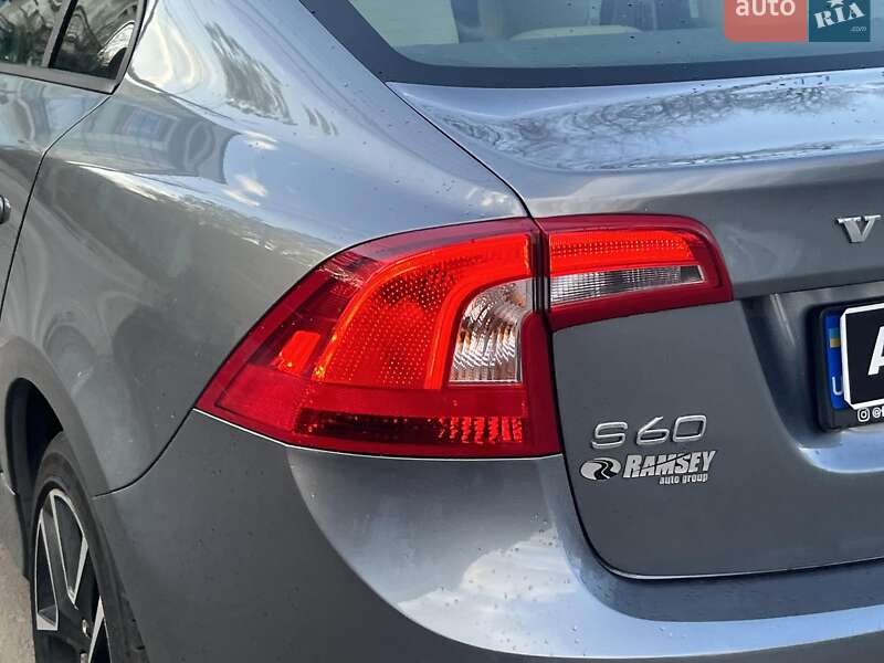 Седан Volvo S60 2016 в Києві
