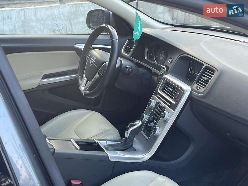 Седан Volvo S60 2016 в Києві