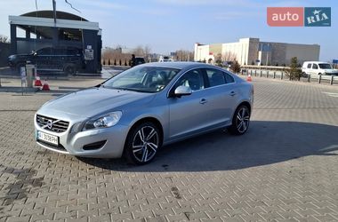 Седан Volvo S60 2010 в Обухове