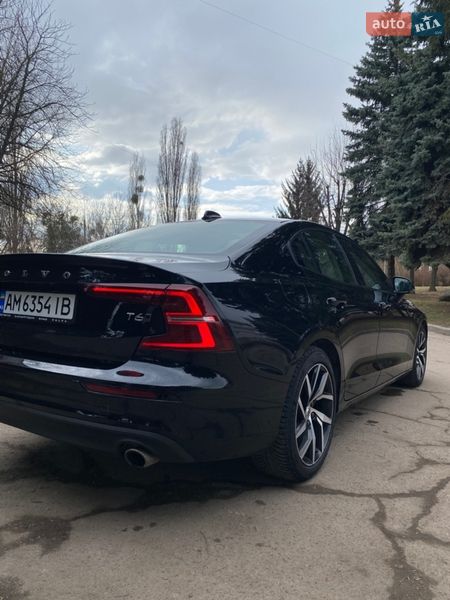 Седан Volvo S60 2019 в Житомирі