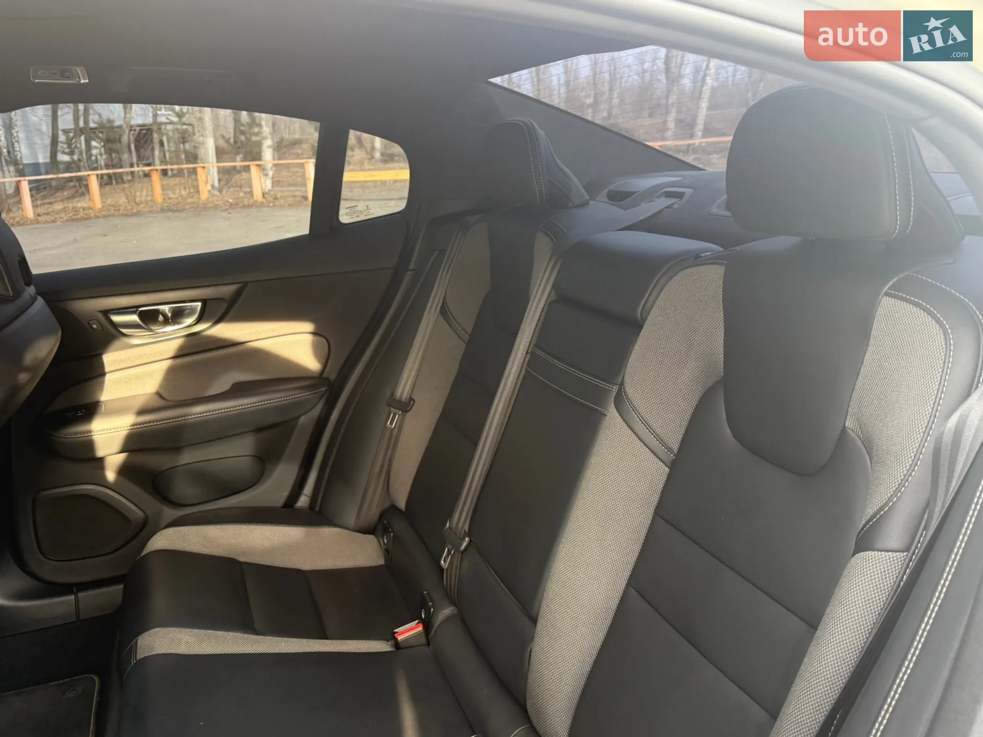 2021 Volvo S60 - мініатюра 18