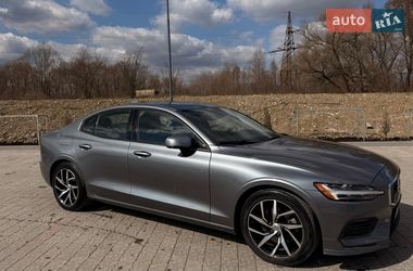 Седан Volvo S60 2019 в Ивано-Франковске
