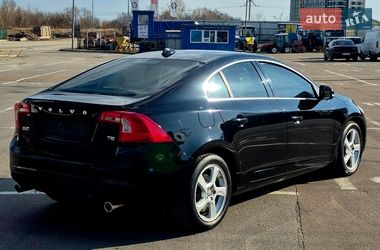 Седан Volvo S60 2012 в Киеве