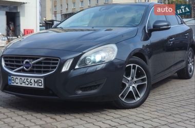 Седан Volvo S60 2013 в Львове