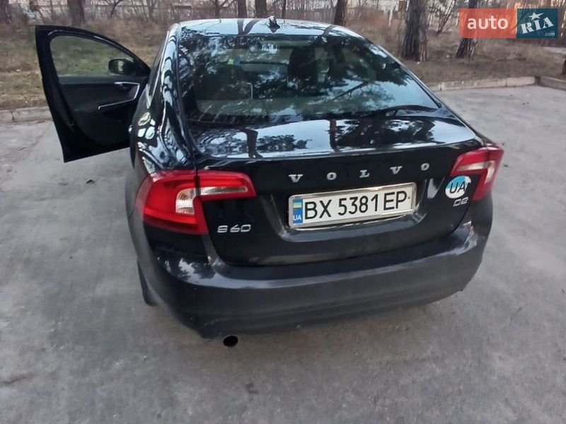 Седан Volvo S60 2014 в Нетішині