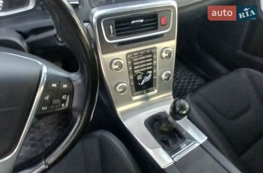 Седан Volvo S60 2014 в Нетішині