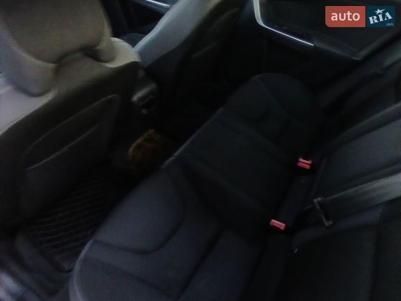 Седан Volvo S60 2014 в Нетішині