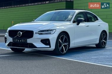 Седан Volvo S60 2024 в Киеве