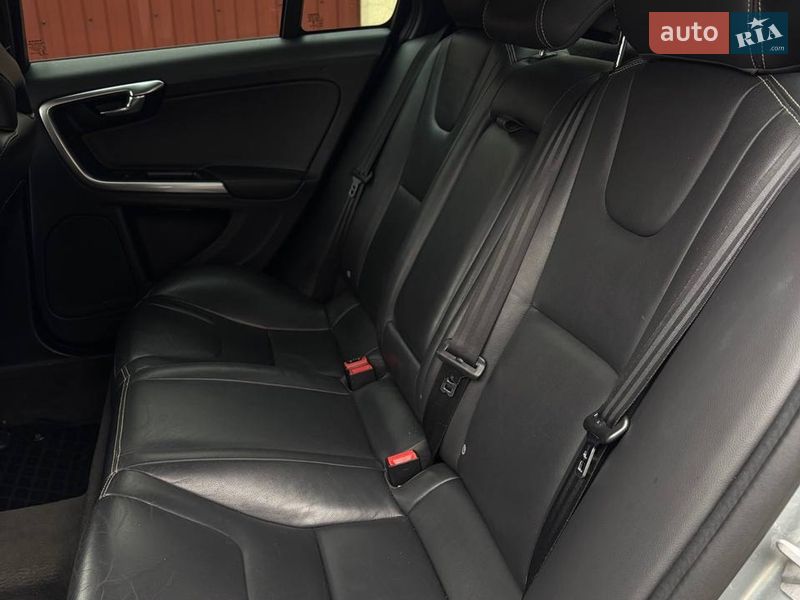 Седан Volvo S60 2017 в Львове