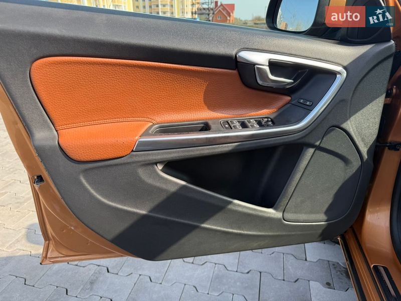 Седан Volvo S60 2010 в Ірпені