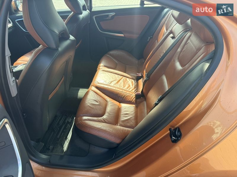 Седан Volvo S60 2010 в Ірпені