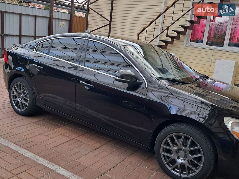 Седан Volvo S60 2013 в Києві
