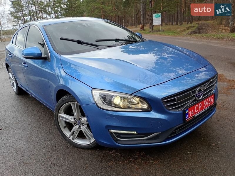 Седан Volvo S60 2015 в Рівному