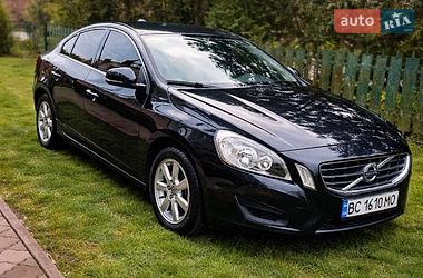 Седан Volvo S60 2012 в Львові