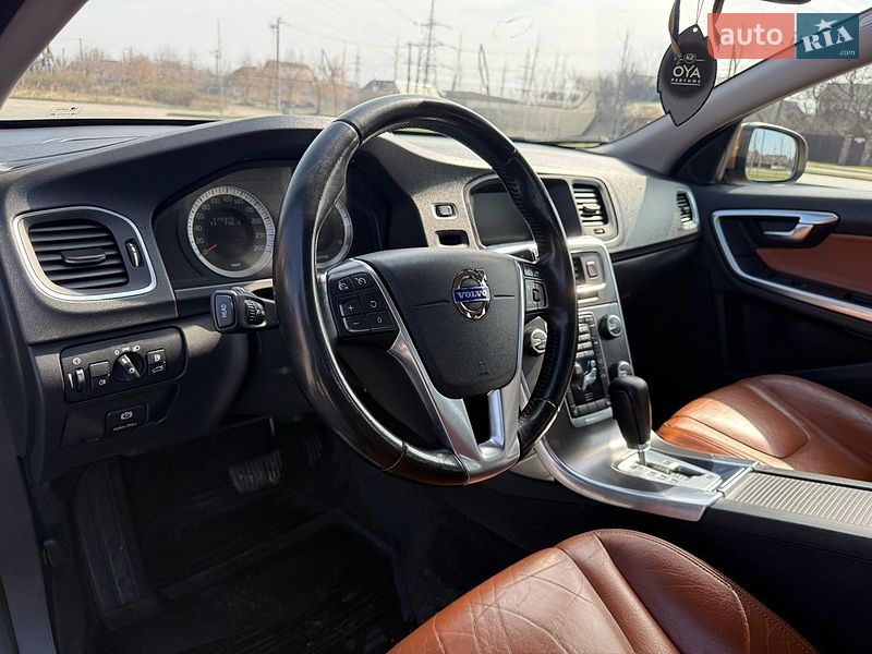 Седан Volvo S60 2010 в Ирпене