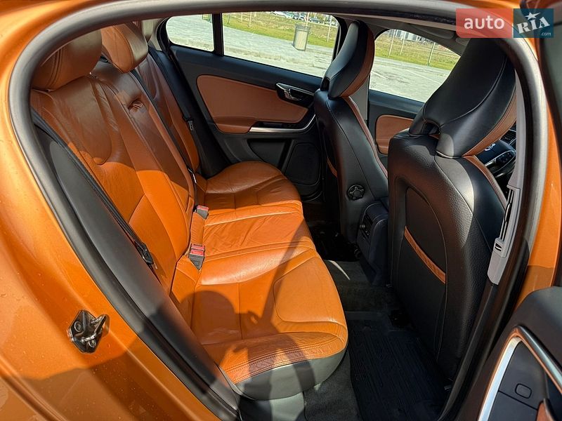 Седан Volvo S60 2010 в Ирпене