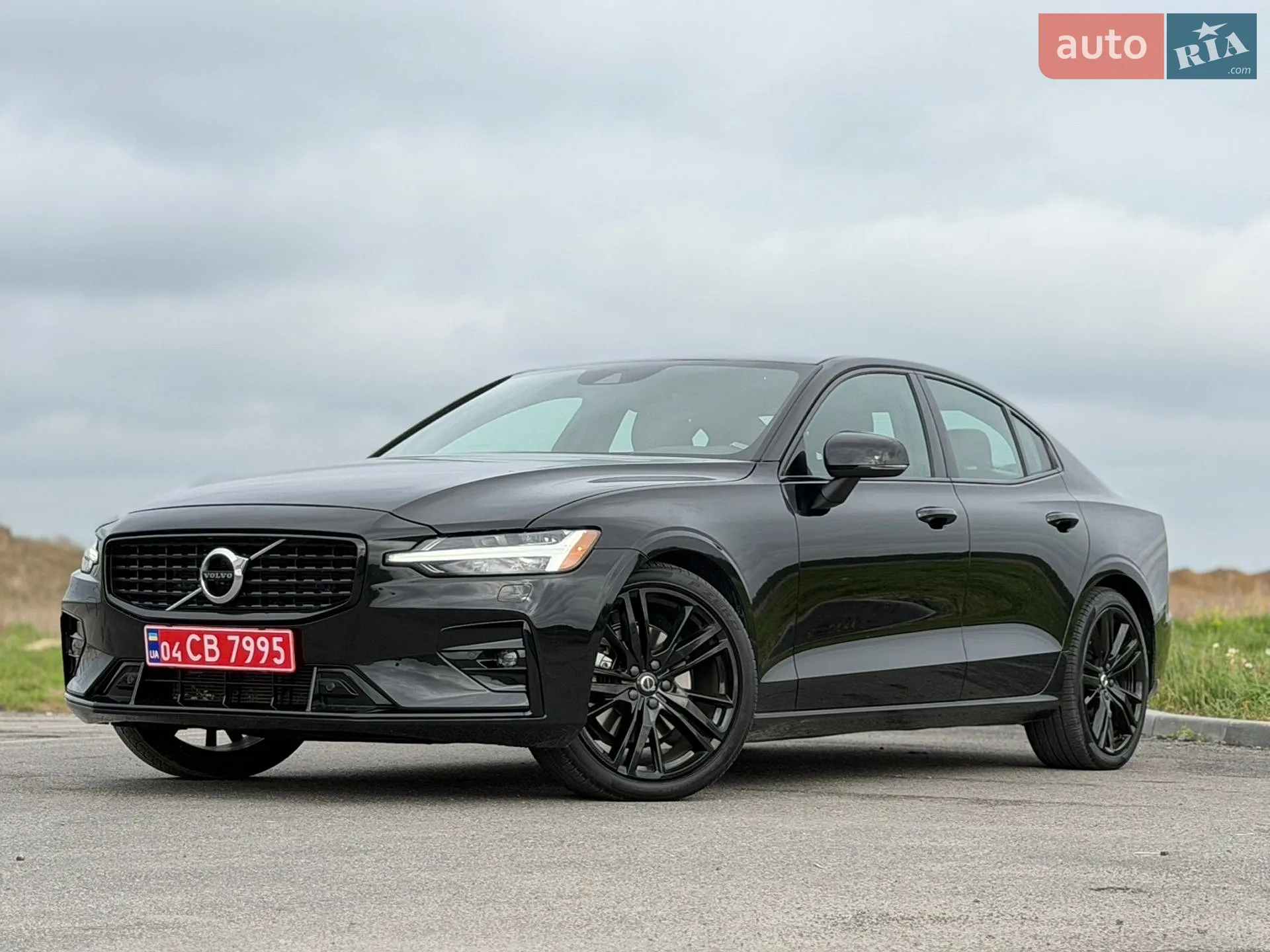 2022 Volvo S60 - фото 1