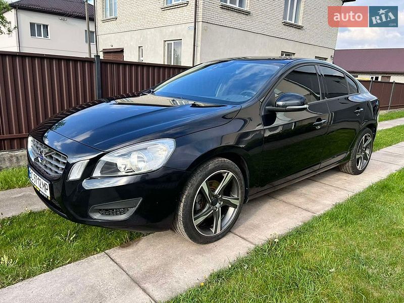 Седан Volvo S60 2012 в Львове