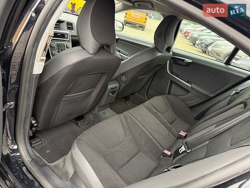Седан Volvo S60 2011 в Стрые
