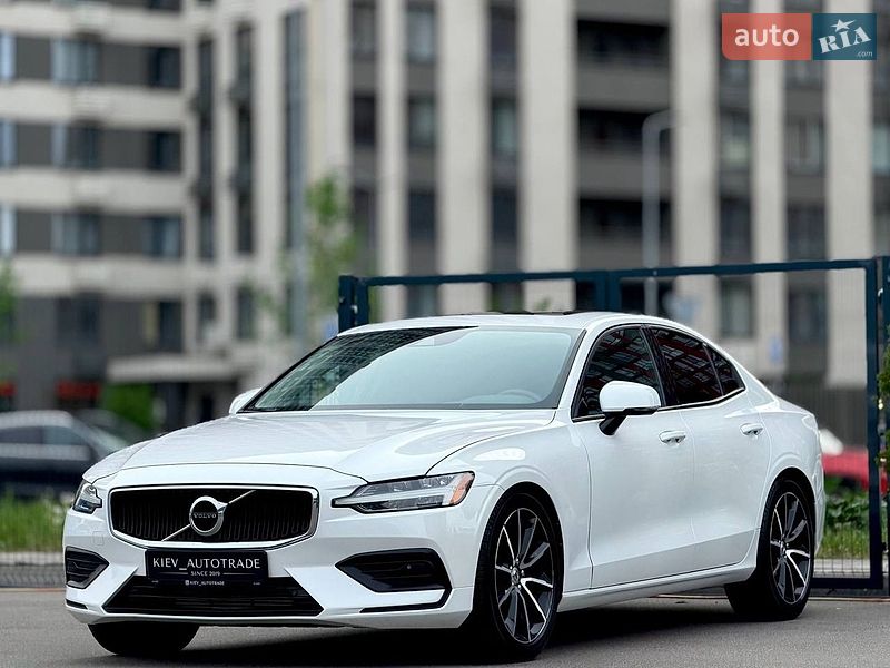 Седан Volvo S60 2019 в Киеве