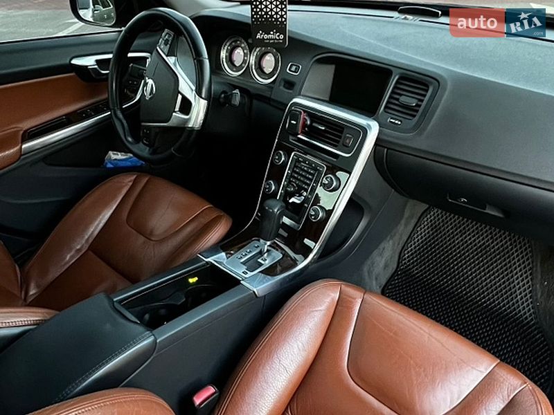 Седан Volvo S60 2012 в Тернополі