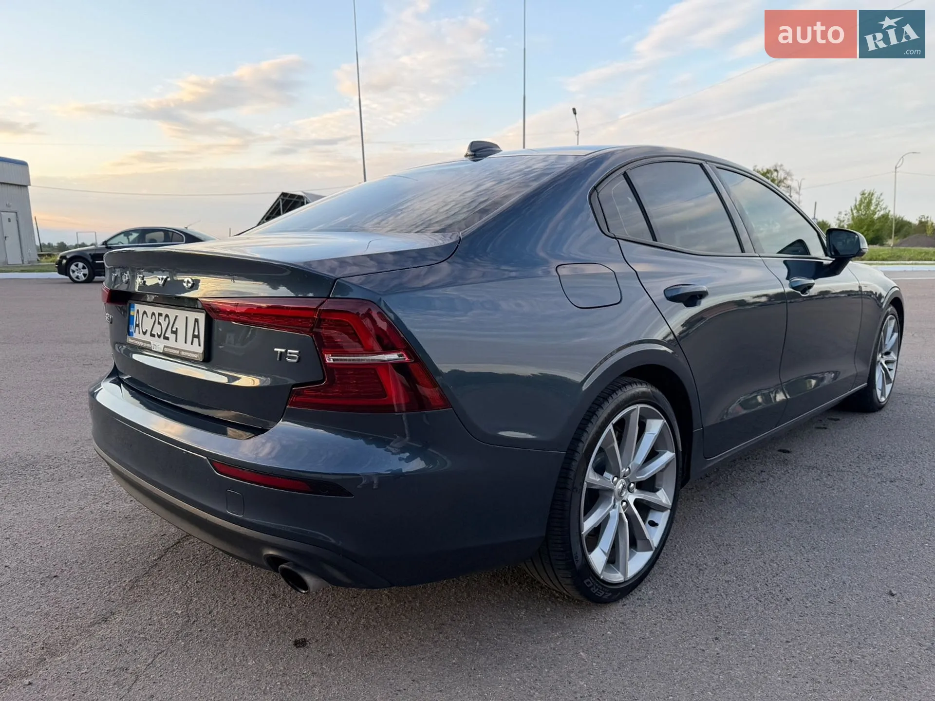 2019 Volvo S60 - мініатюра 8